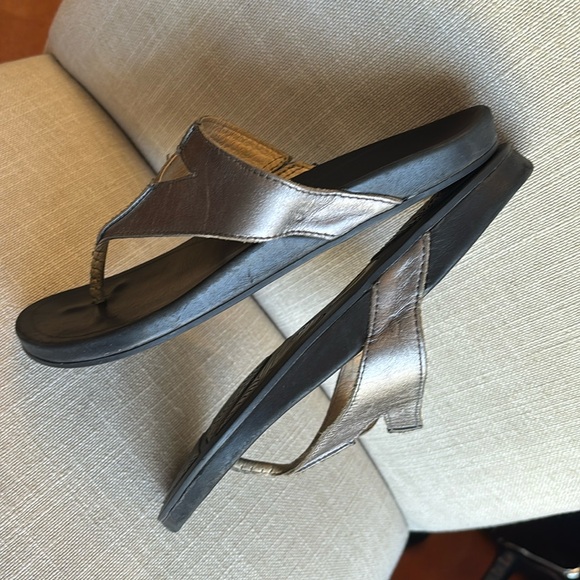 OluKai LALA Leather Thong Flip Flops Slide Sandals - Picture 7 of 10